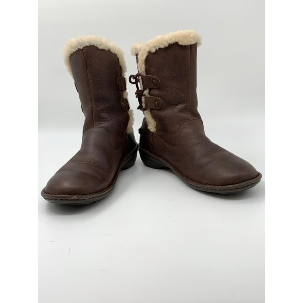 UGG Womens Akadia Stout Brown Leather/Genuine Sheepskin Lace-Up Boot